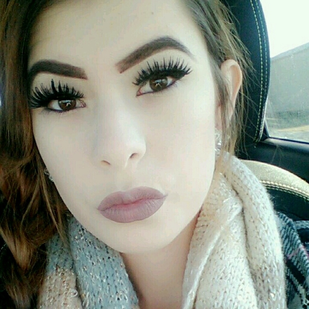 Meet your Posher, Alexis